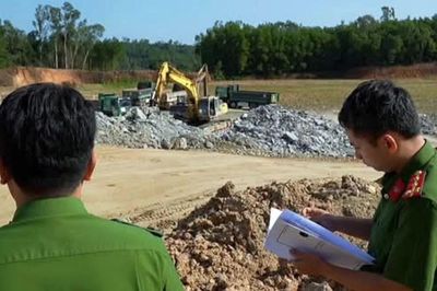 Quảng Ngãi: Khởi tố giám đốc công ty bán đất san lấp sai quy định