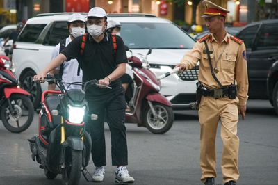Chủ tịch UBND, Trưởng Công an cấp xã được phạt vi phạm giao thông tới 37,5 triệu đồng từ 15/8