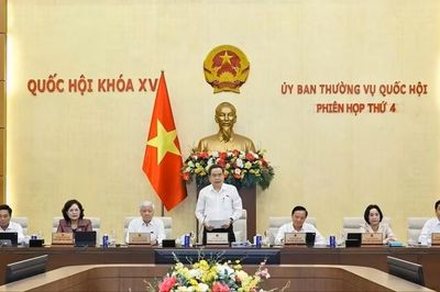 Khai mạc Phiên họp thứ tư của Ủy ban Thường vụ Quốc hội