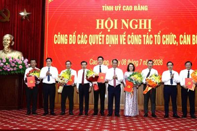 Tỉnh ủy công bố các quyết định về công tác cán bộ