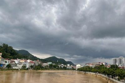 Cảnh báo dông, lốc, sét, mưa đá và mưa lớn cục bộ tỉnh Cao Bằng
