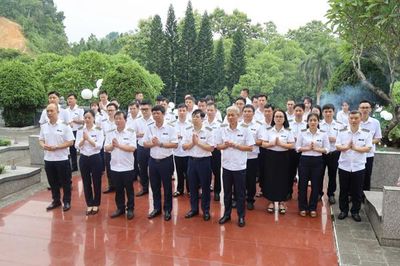 Kiểm toán nhà nước khu vực VII dâng hương tưởng niệm các Anh hùng liệt sĩ