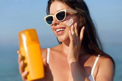 Đừng chỉ nhìn SPF khi mua kem chống nắng: Đây 5 tiêu chí quan trọng khác không thể bỏ qua