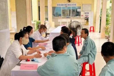 TP Đà Nẵng: Khám sức khỏe miễn phí tại Trung tâm Điều dưỡng người tâm thần Quảng Nam