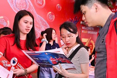 Sắp xếp nguyện vọng xét tuyển đại học không nên quá máy móc