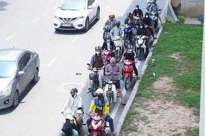 Miền Trung bước vào đợt nắng nóng dài ngày, miền Bắc cục bộ có mưa to