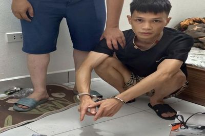 Bí mật giấu trong loa máy tính bại lộ khi 'đụng' Công an