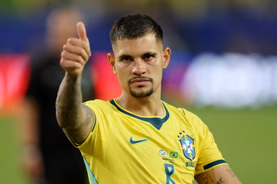 Bruno Guimaraes 'bật đèn xanh' cho Arsenal