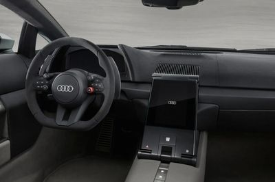 Chiều lòng khách hàng, Audi giảm màn hình, tăng nút bấm