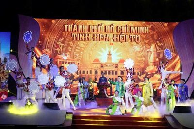 Sắc màu 'Tinh hoa hội tụ' của TP.HCM tại Hội diễn dân ca toàn quốc 2026