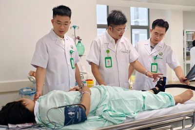 Tiếp nhận ca cấp cứu và thực hiện phẫu thuật đầu tiên tại Bệnh viện Hữu nghị Việt Đức cơ sở Ninh Bình