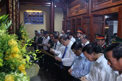 Tri ân các liệt sĩ Đại đội Pháo binh 45 tại 'tọa độ lửa' Bãi Dừa (Hà Tĩnh)