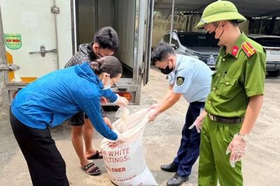 Hưng Yên phát hiện gần 500kg lòng lợn đang phân hủy trên đường đi tiêu thụ