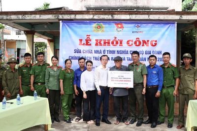 Khởi công sửa chữa nhà tình nghĩa cho gia đình thân nhân liệt sĩ