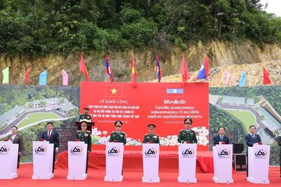 Nhiều hoạt động ý nghĩa tại Chương trình Giao lưu hữu nghị quốc phòng biên giới Việt - Lào