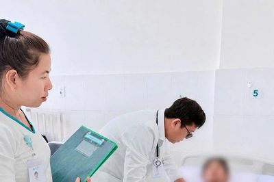 Cứu người đàn ông vỡ ruột non sau va chạm giao thông