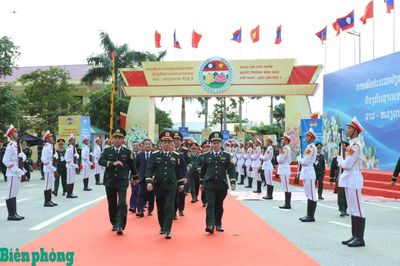 Bắt đầu các hoạt động Giao lưu hữu nghị Quốc phòng biên giới Việt Nam - Lào lần thứ 3 tại Lào