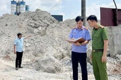 Khởi tố giám đốc công ty đổ hơn 650 tấn chất thải nguy hại ra môi trường