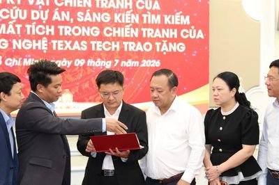 TPHCM tiếp nhận hồ sơ vị trí chôn cất 21 liệt sĩ từ nhóm chuyên gia Mỹ