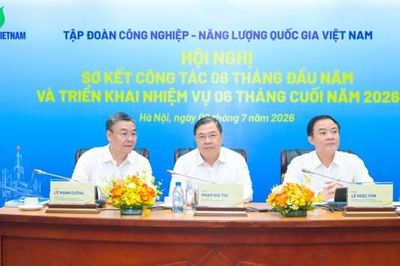 Phó Thủ tướng Thường trực Phạm Gia Túc dự Hội nghị sơ kết công tác 6 tháng đầu năm của Petrovietnam
