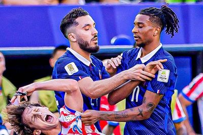 FIFA báo tin buồn cho tuyển Pháp