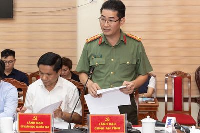 Trưởng điểm thi trường chuyên Tuyên Quang chỉ đạo giám thị tạo điều kiện cho thí sinh