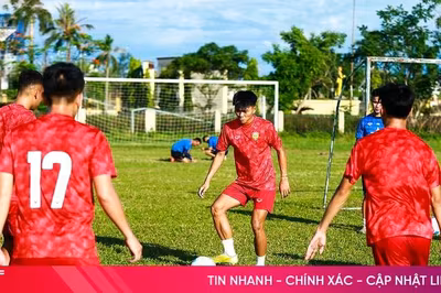 8 cầu thủ trẻ tập luyện cùng đội 1 Hồng Lĩnh Hà Tĩnh