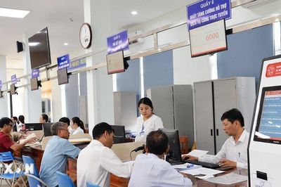 Tiếp tục tinh gọn tổ chức bộ máy bên trong các bộ, ngành, địa phương