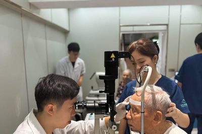 Khám bệnh và tư vấn sức khỏe miễn phí cho các thương binh, bệnh binh dịp 22/7