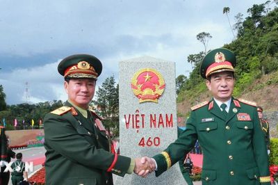 Giao lưu hữu nghị Quốc phòng biên giới Việt Nam-Lào lần thứ ba