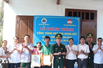 Cần Thơ bàn giao 30 nhà đại đoàn kết cho người nghèo khu vực biên giới biển