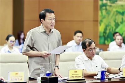 Phiên họp thứ 4 Ủy ban Thường vụ Quốc hội: Tạo hành lang pháp lý vững chắc để bảo vệ cán bộ dám nghĩ, dám làm, năng động sáng tạo