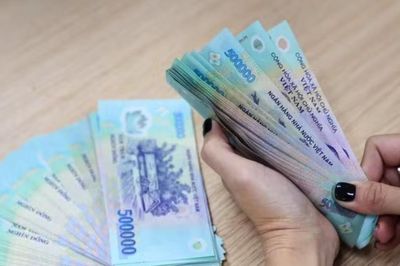 Bộ Nội vụ tiếp tục nghiên cứu, đề xuất nghị quyết mới về cải cách tiền lương