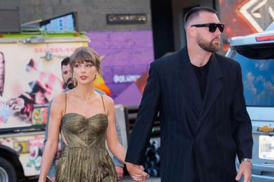 5 con nuôi đỡ đầu của Taylor Swift đều vắng mặt trong hôn lễ