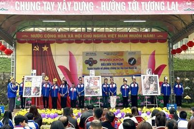 Chung tay đẩy lùi thuốc lá điện tử trong môi trường học đường
