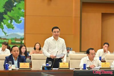 Bộ trưởng Lê Mạnh Hùng: Hoàn thiện pháp lý, tạo đột phá cho ngành dầu khí phát triển