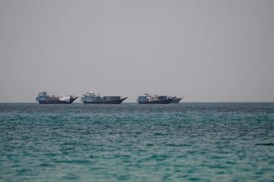 Rủi ro hàng hải tại eo biển Hormuz tăng lên mức 'nghiêm trọng' sau các vụ tấn công tàu chở dầu