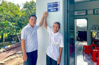 Bàn giao 6 căn nhà đại đoàn kết tại xã An Biên