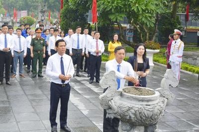 Bắc Ninh: Các đồng chí lãnh đạo tỉnh dâng hương tưởng nhớ Tổng Bí thư Nguyễn Văn Cừ