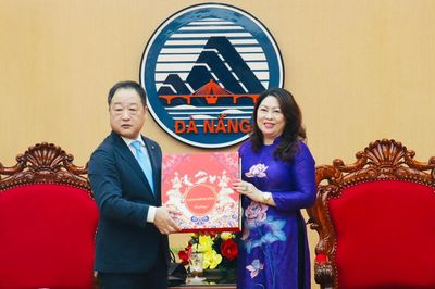 Lãnh đạo Ủy ban MTTQ Việt Nam thành phố tiếp đoàn đại biểu thành phố Kinokawa (Nhật Bản)