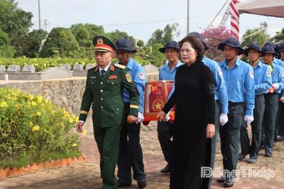 Đồng Tháp: Trang trọng truy điệu, an táng 68 hài cốt liệt sĩ