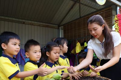 Từ đổi mới quản trị đến nâng cao chất lượng giáo dục