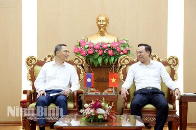 Lãnh đạo UBND tỉnh tiếp Đoàn công tác của Bộ Công nghệ và Truyền thông Lào