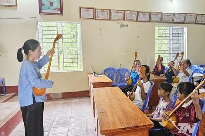 Tiếng Then kể chuyện bản làng