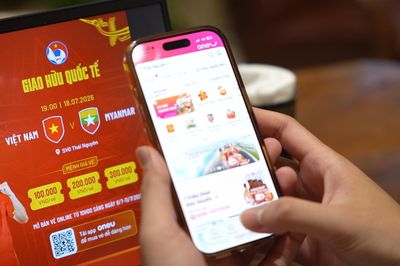 'Cháy' vé mệnh giá 300.000 đồng trận giao hữu bóng đá quốc tế Việt Nam - Myanmar