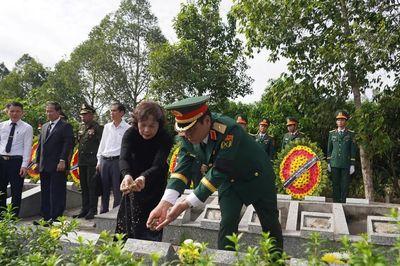 Đồng Tháp: Truy điệu và an táng 68 hài cốt liệt sĩ được quy tập từ Campuchia và trong nước