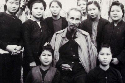Chủ tịch Hồ Chí Minh với sự phát triển, tiến bộ của phụ nữ