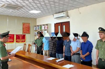 Khởi tố thêm 6 bị can về tội 'Làm giả tài liệu của cơ quan, tổ chức, sử dụng tài liệu giả của cơ quan, tổ chức'