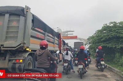 Phú Thọ: Xe tải nối đuôi vào Công ty Cổ phần Prime-Yên Bình, Quốc lộ 2 ùn tắc giờ cao điểm