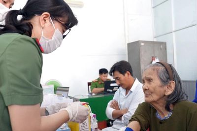 Nước mắt của mẹ và 'chìa khóa'... ADN